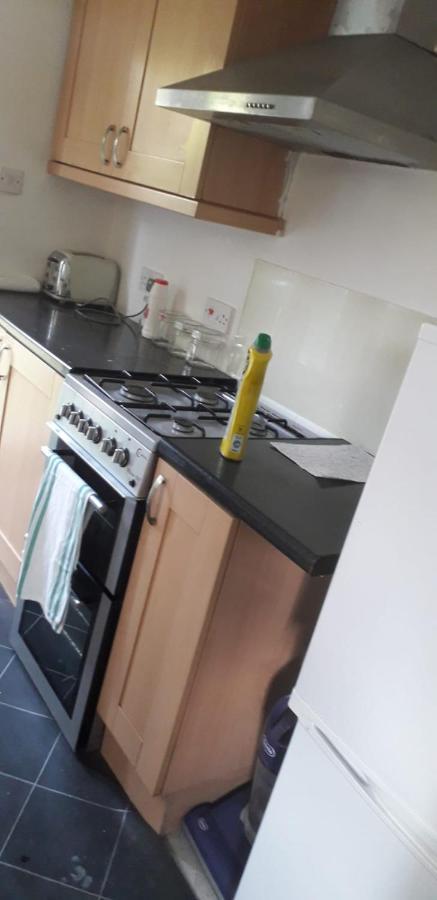 Green Village Guest House - Near Manchester Airport Sale Exteriör bild
