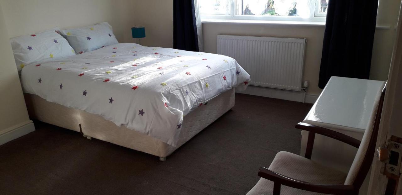 Green Village Guest House - Near Manchester Airport Sale Exteriör bild