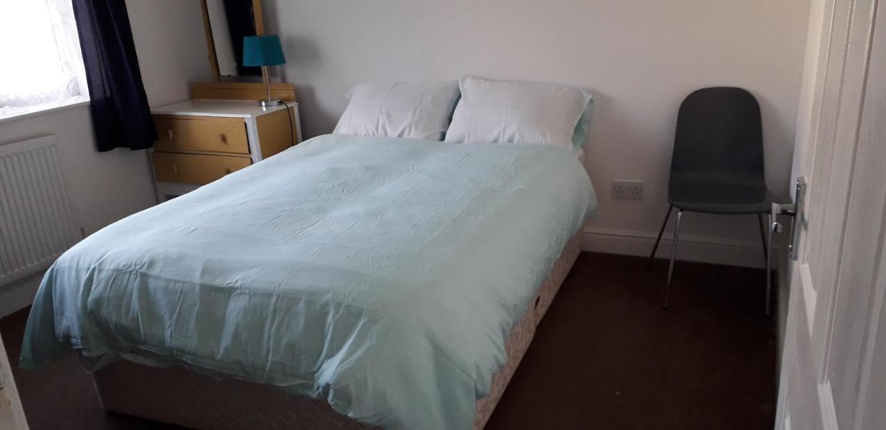 Green Village Guest House - Near Manchester Airport Sale Exteriör bild